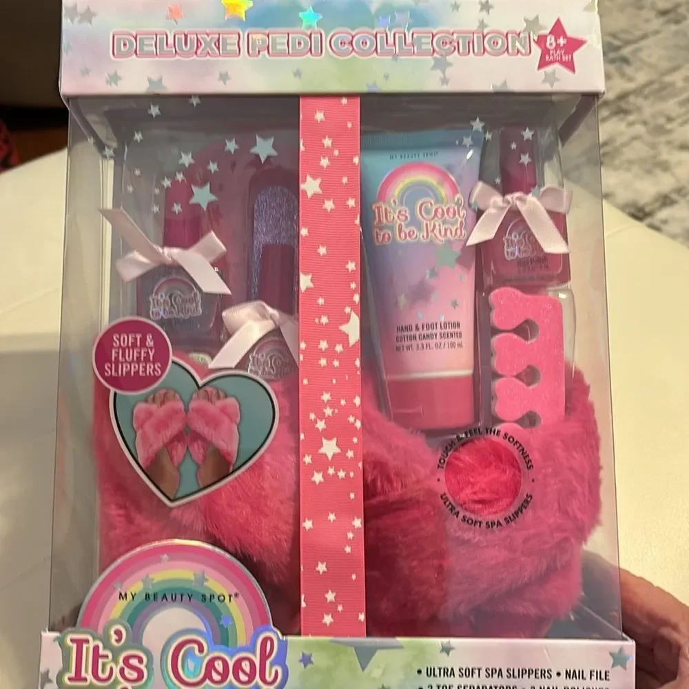 Valentine's Day perfect gift for your daughters. Pedi Collection